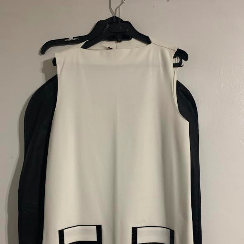 Dress - Picture 3 of 4